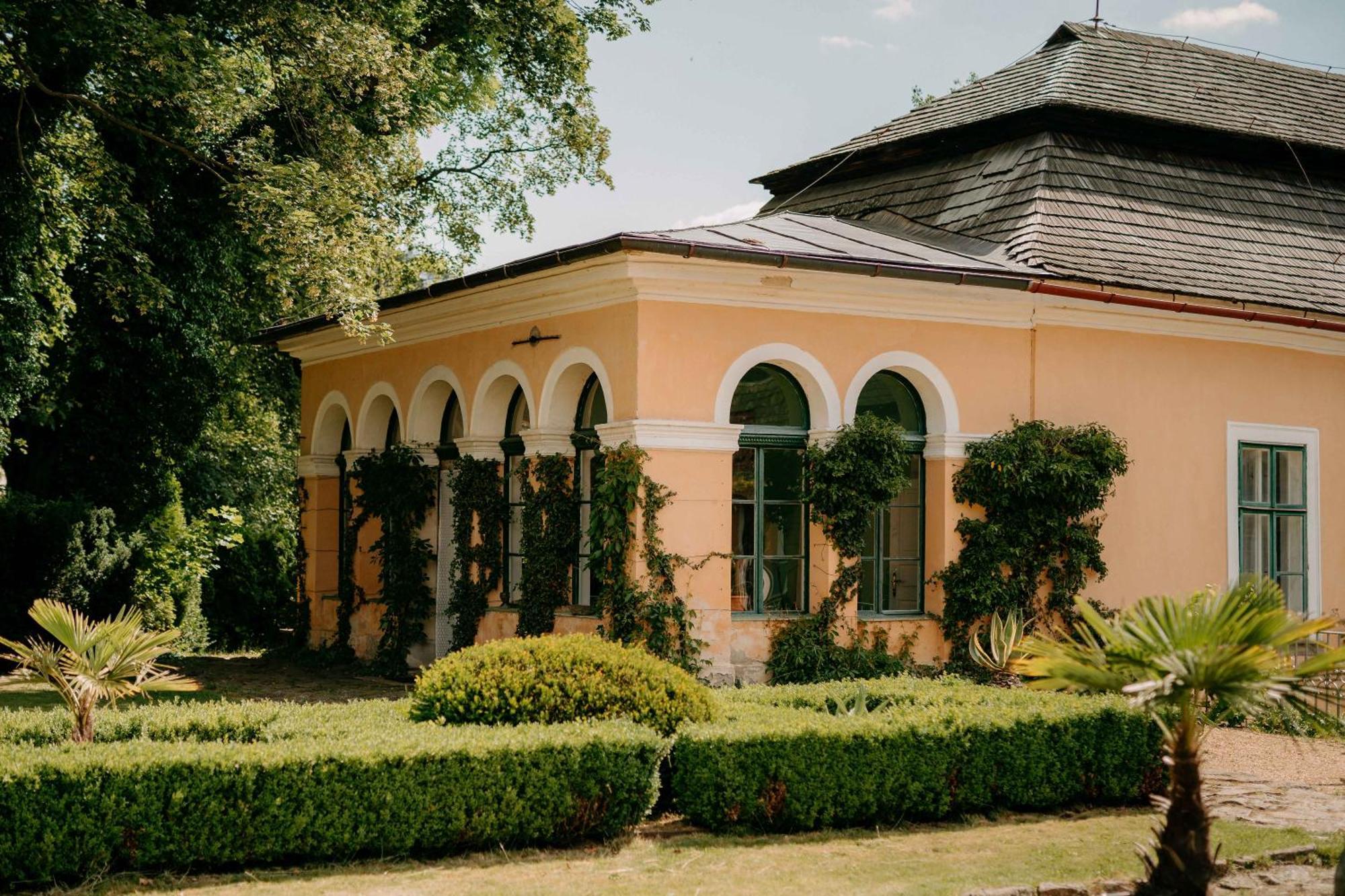 Appartamento Zamek Usobi Esterno foto