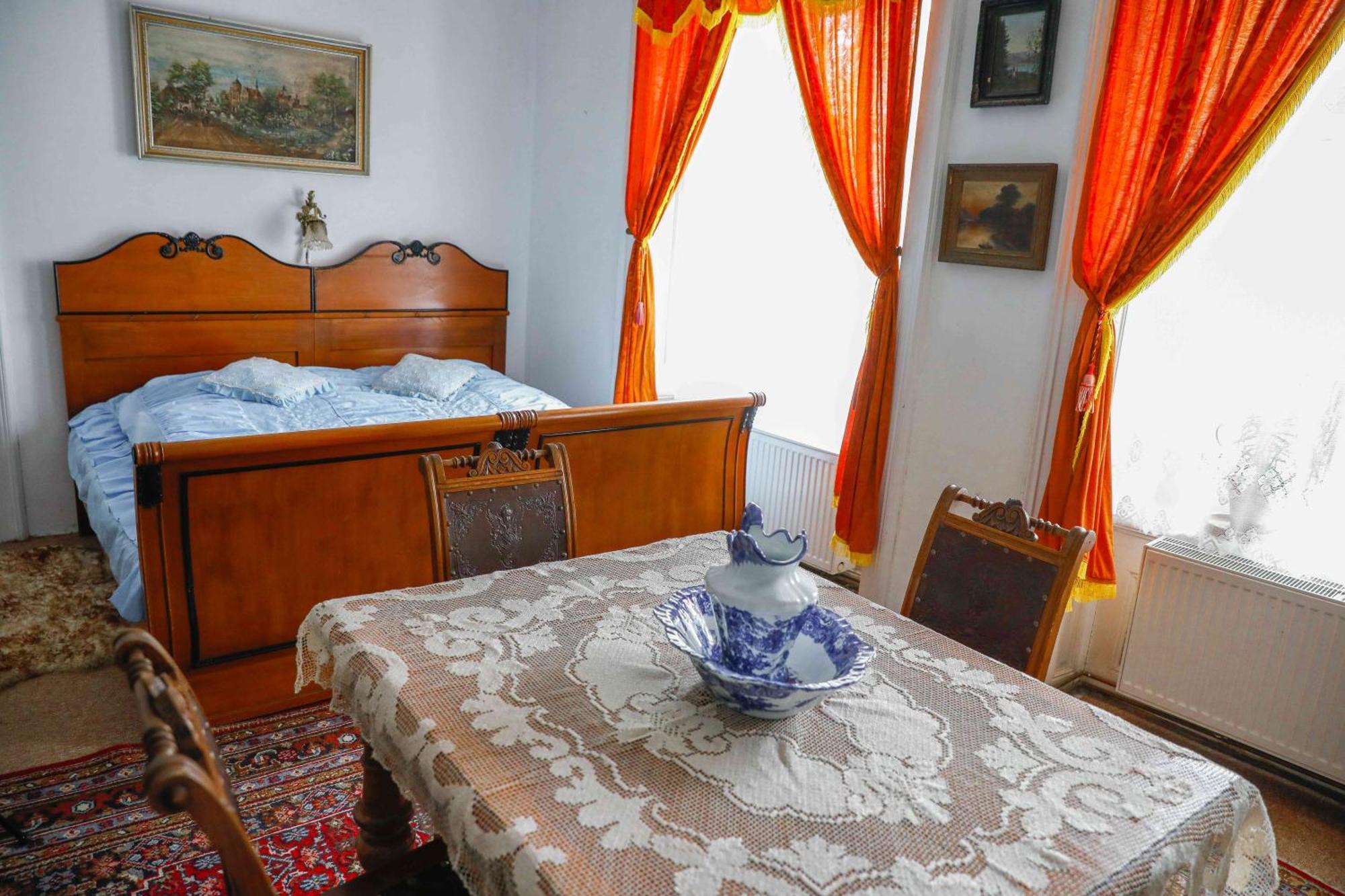Appartamento Zamek Usobi Esterno foto