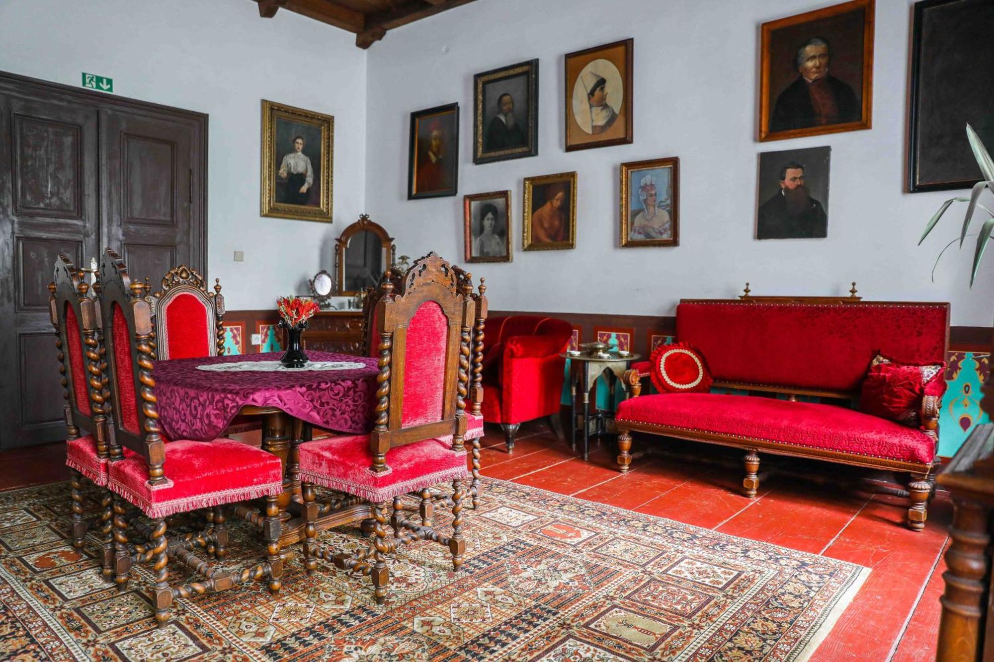 Appartamento Zamek Usobi Esterno foto